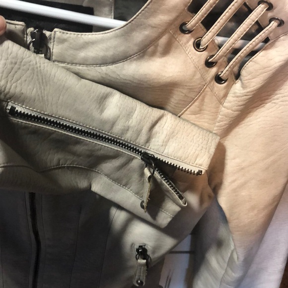 Jacket - Picture 2 of 6